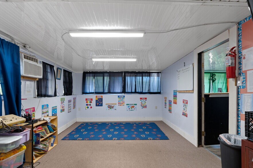 More Photos Of 639 NE 1st St, Crystal River Daycare Center For Sale