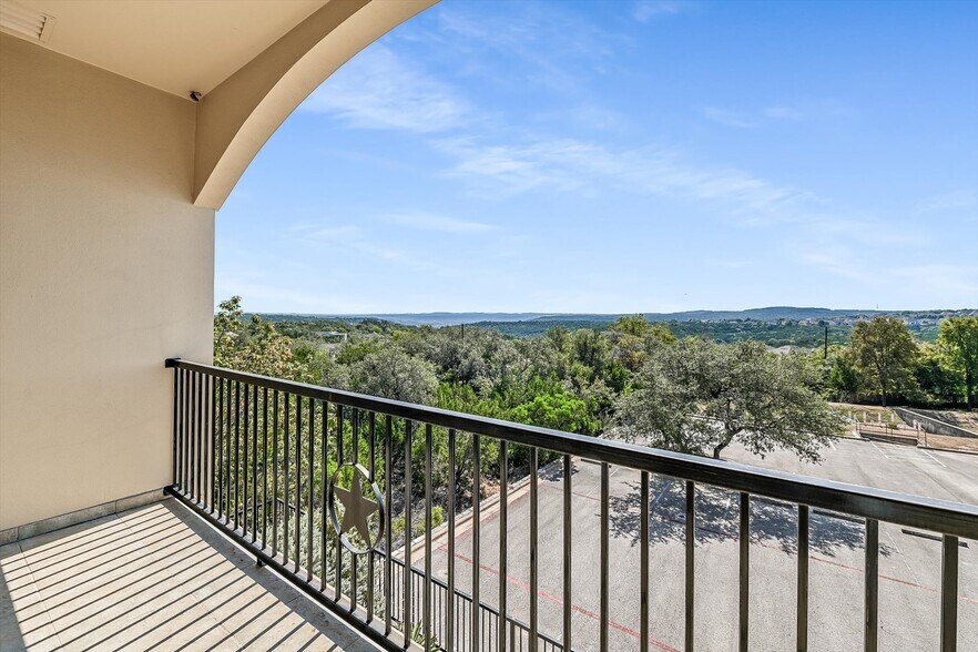 More Photos Of 7 Lakeway Centre Ct N, Lakeway Unknown For Lease