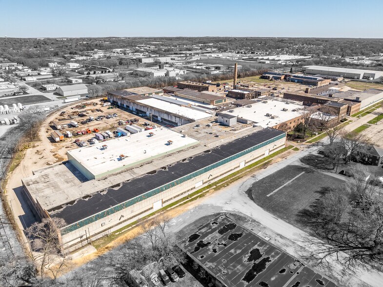 More Photos Of 2136 12th St, Rockford Industrial For Sale