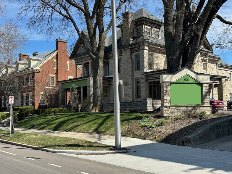 More Photos Of 520 N Walnut St, Bloomington Office For Lease