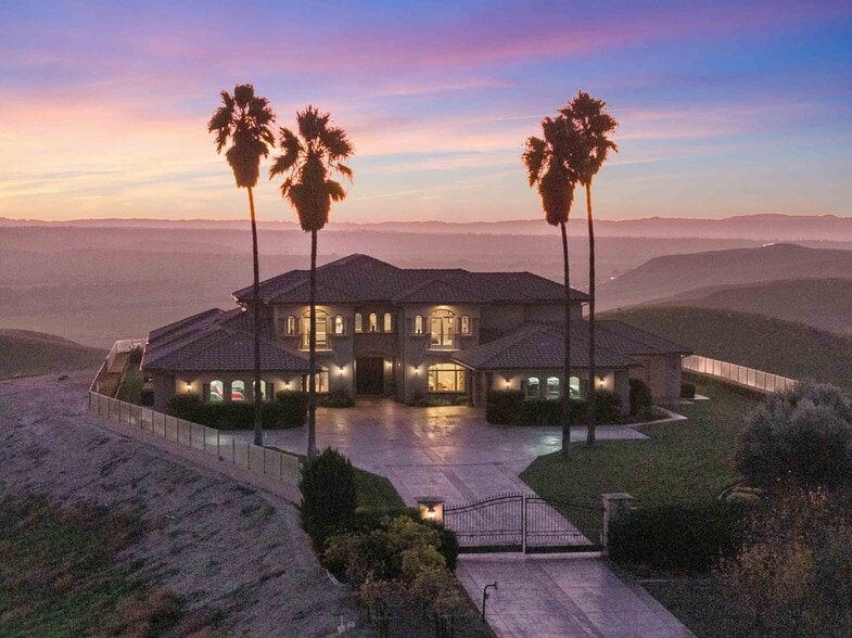 Primary Photo Of 1990 46, Shandon Land For Sale