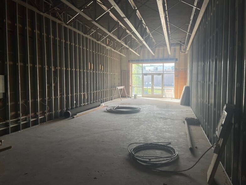 More Photos Of 950 Manifold Rd, Washington General Retail For Sale