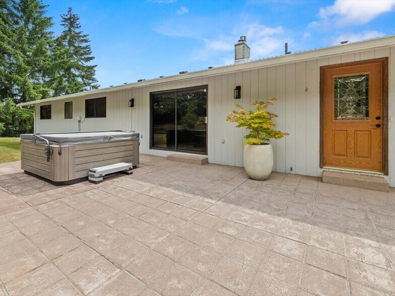 More Photos Of 115 NW Harmony Ln, Corvallis Specialty For Sale