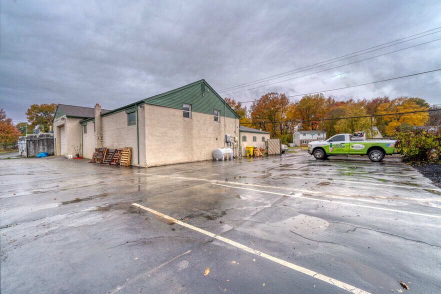 More Photos Of 192 Mayo Rd, Edgewater Light Manufacturing For Sale