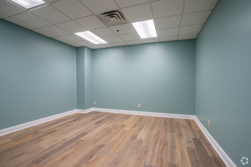 More Photos Of 1 Johnson St, Cartersville Warehouse For Lease