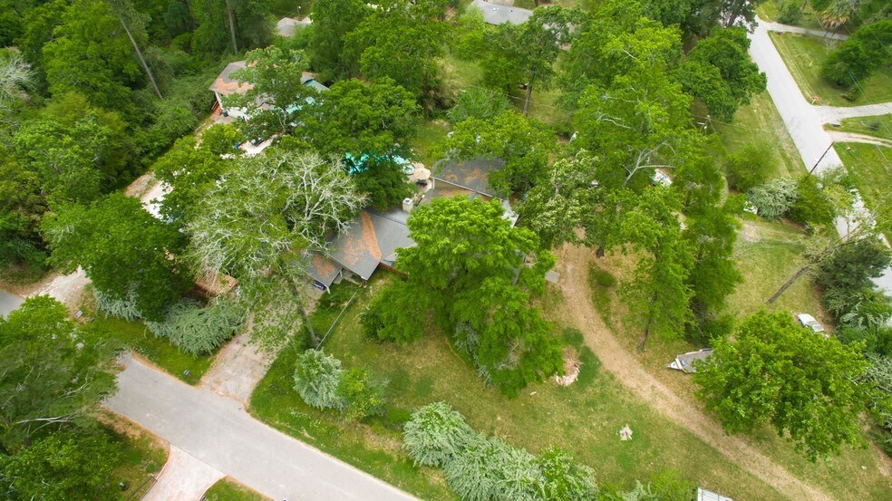 More Photos Of 1802 Pinewoods Way, Spring Specialty For Sale