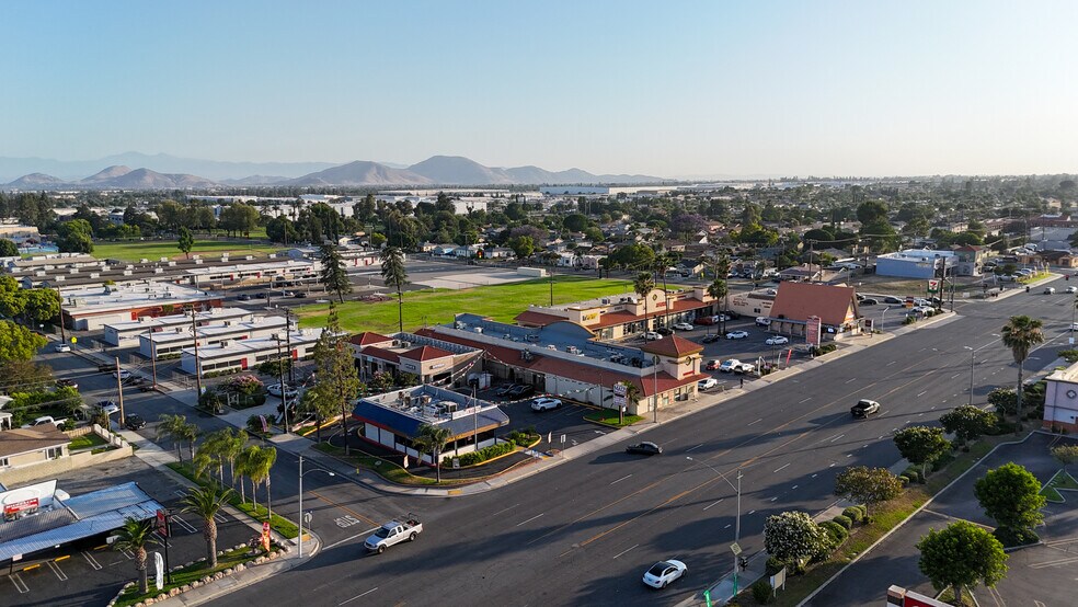 More Photos Of 201 W Foothill Blvd, Rialto Fast Food For Sale