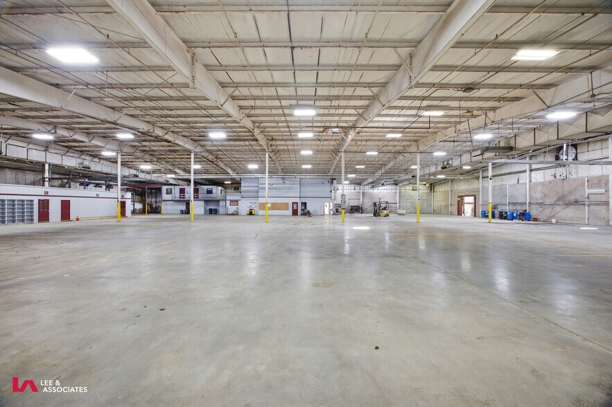 More Photos Of 101 Conyers Industrial Dr, Cartersville Warehouse For Sale