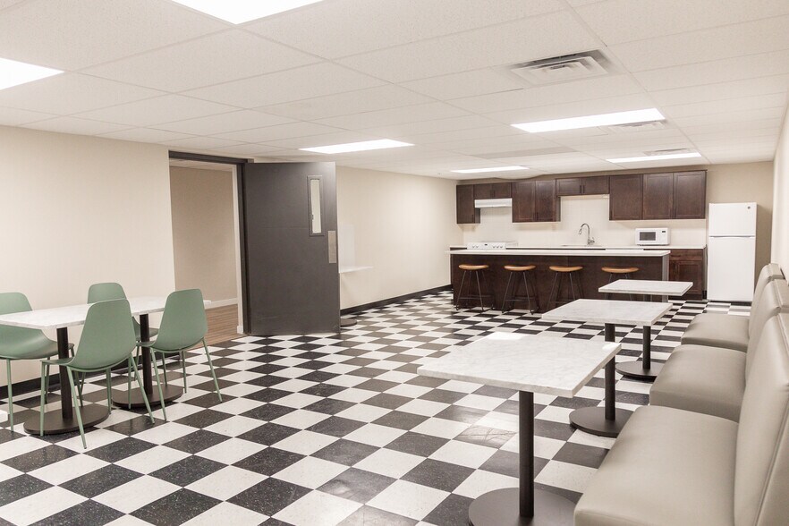 More Photos Of 125 Byrd Ave, Neenah Apartments For Sale