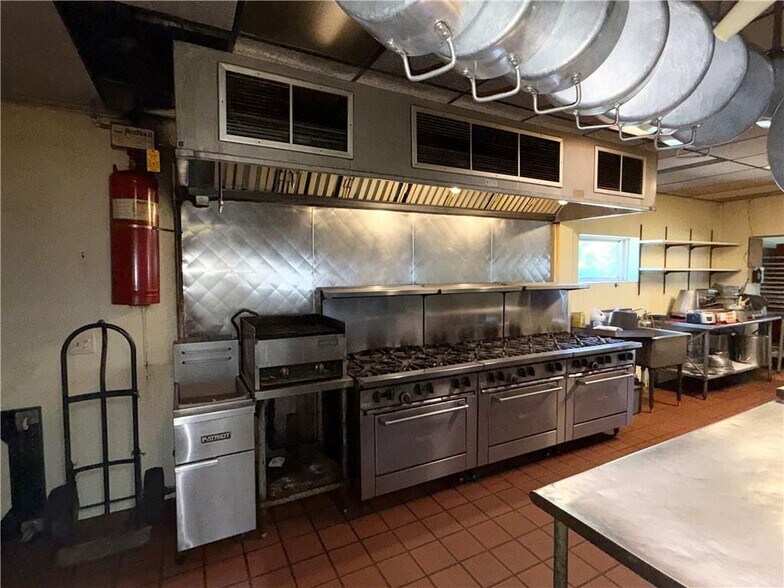 More Photos Of 24 Oneida St, Oneonta Restaurant For Sale