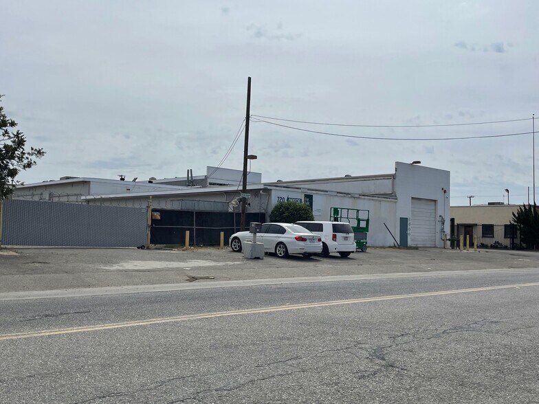 More Photos Of 720 Pacific Ave, Oxnard Warehouse For Sale