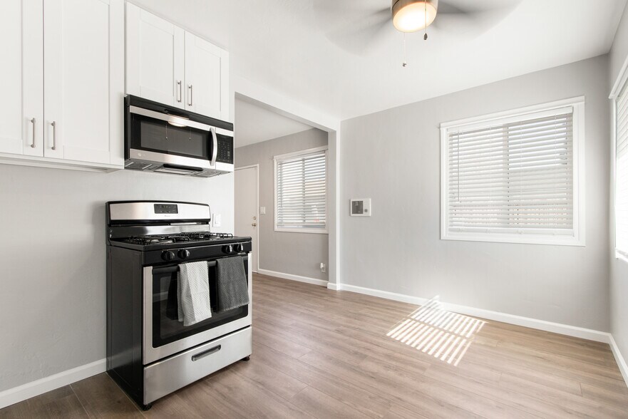 More Photos Of 411 G St, Chula Vista Apartments For Sale