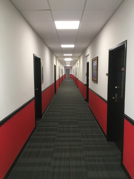 More Photos Of 4237 Salisbury Rd, Jacksonville Office For Lease