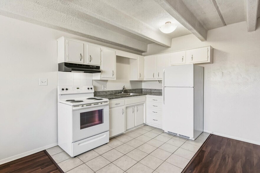 More Photos Of 1085 Pearl St, Denver Apartments For Sale