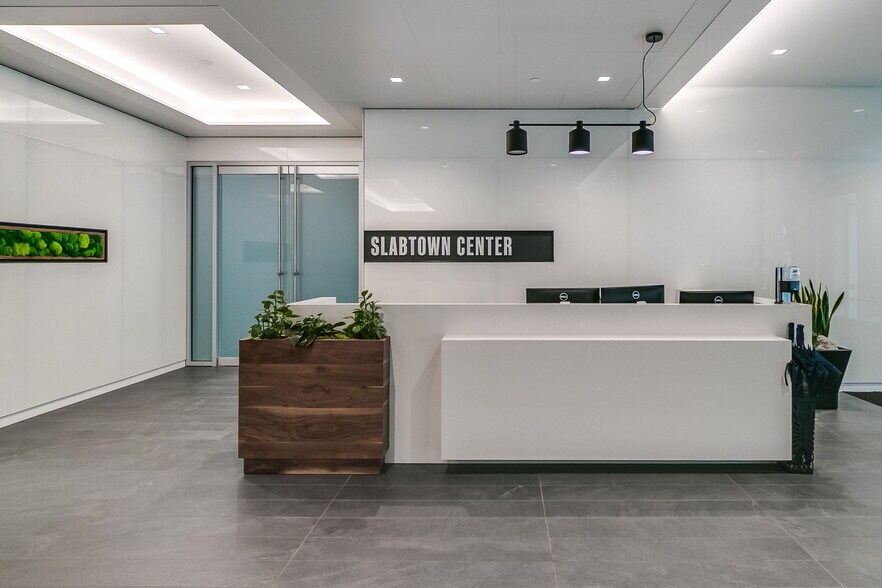 More Photos Of 2055 NW Savier St, Portland Office For Lease