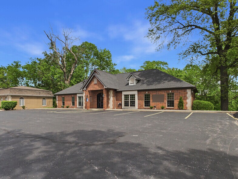 More Photos Of 5 Executive Woods Ct, Swansea Medical For Sale