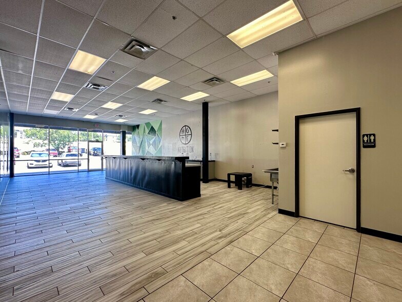 More Photos Of 8142 Shin Oak Dr, San Antonio Unknown For Lease