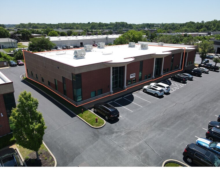 More Photos Of 612-616 Trade Center Blvd, Chesterfield Flex For Sale