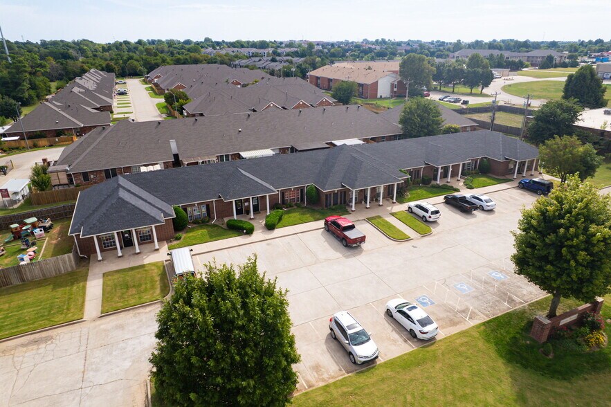 More Photos Of 500 N Financial Ter, Mustang Medical For Sale