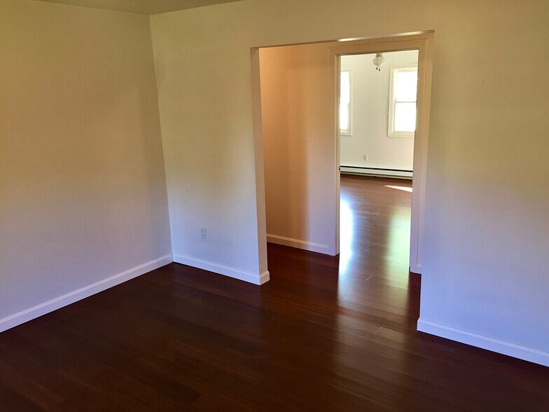 More Photos Of 147 Georgetown Rd, Beaver Falls Apartments For Sale