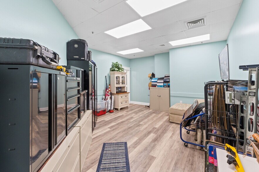 More Photos Of 5420 Hickory St, Panama City Office For Sale