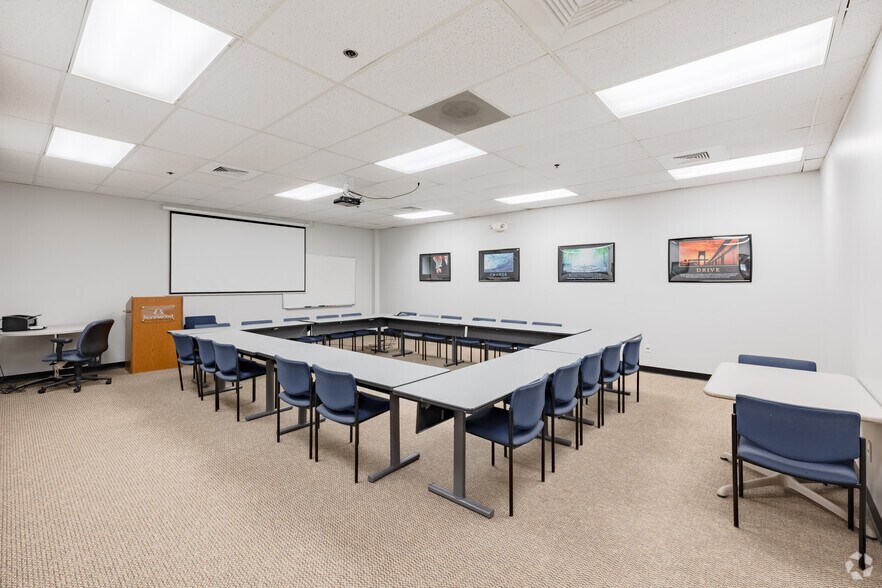 More Photos Of 25780-25790 Commerce Dr, Madison Heights Office For Sale