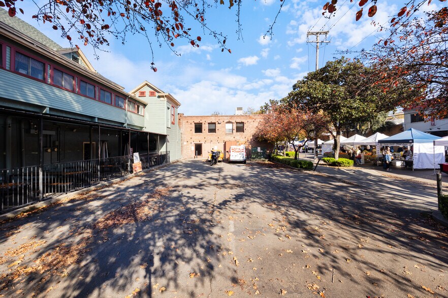 More Photos Of 1931 J st, Sacramento General Retail For Sale