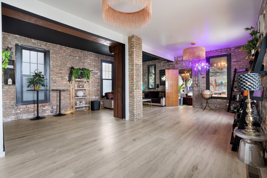 More Photos Of 2331 N Elston Ct, Chicago Industrial For Sale