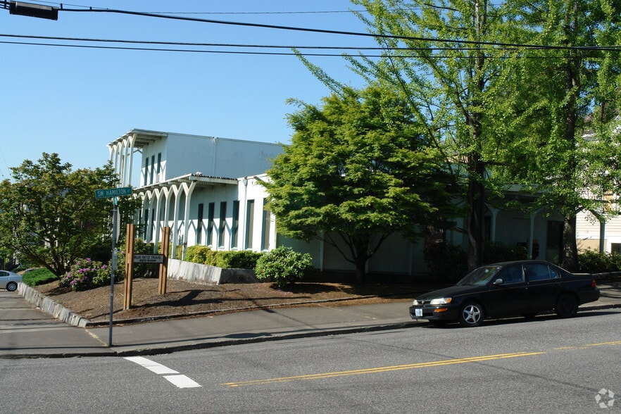 More Photos Of 4515 SW Corbett Ave, Portland Office For Lease