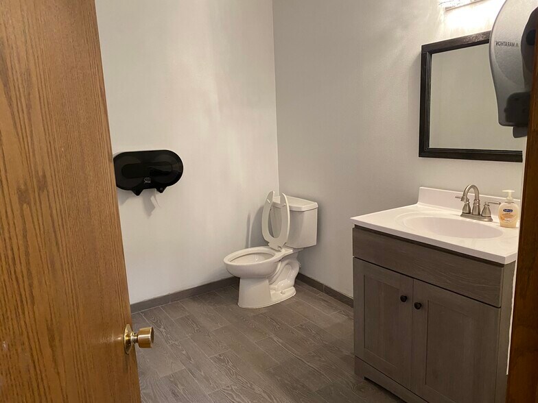 More Photos Of 14665 Lisbon Rd, Brookfield Medical For Lease