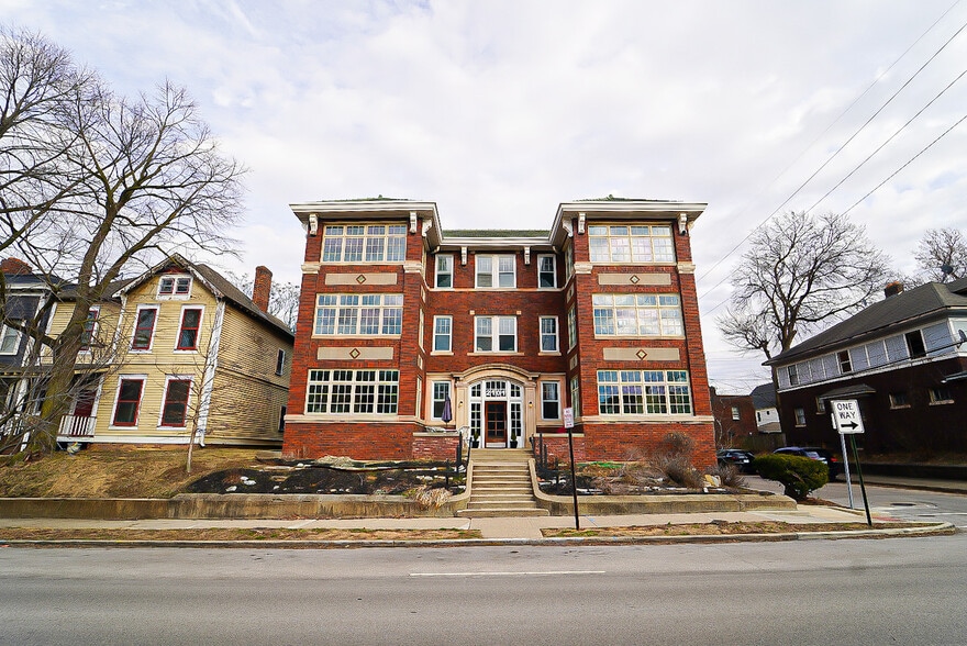 More Photos Of 2101 N Pennsylvania St, Indianapolis Apartments For Sale