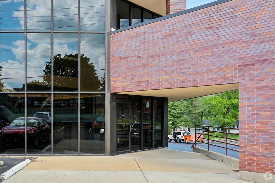 More Photos Of 12401 Olive Blvd, Creve Coeur Medical For Sale