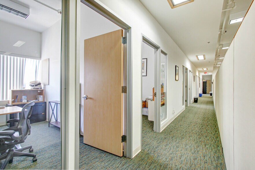 More Photos Of 1438-1444 9th St, Santa Monica Loft Creative Space For Lease