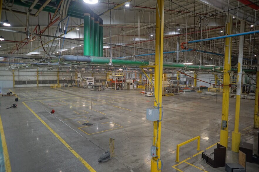 More Photos Of 850 Industrial Rd, Madisonville Manufacturing For Lease