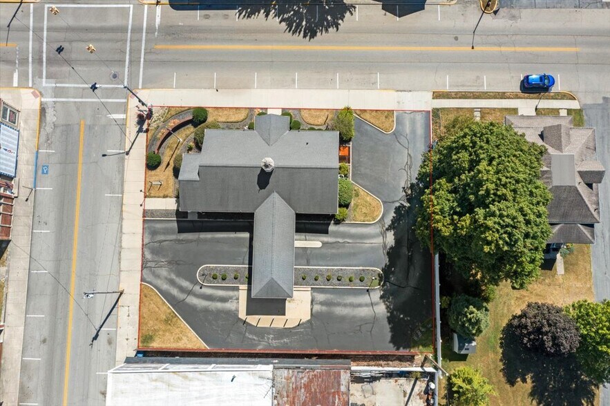 More Photos Of 8 W Maple St, North Lewisburg Storefront Retail Office For Lease