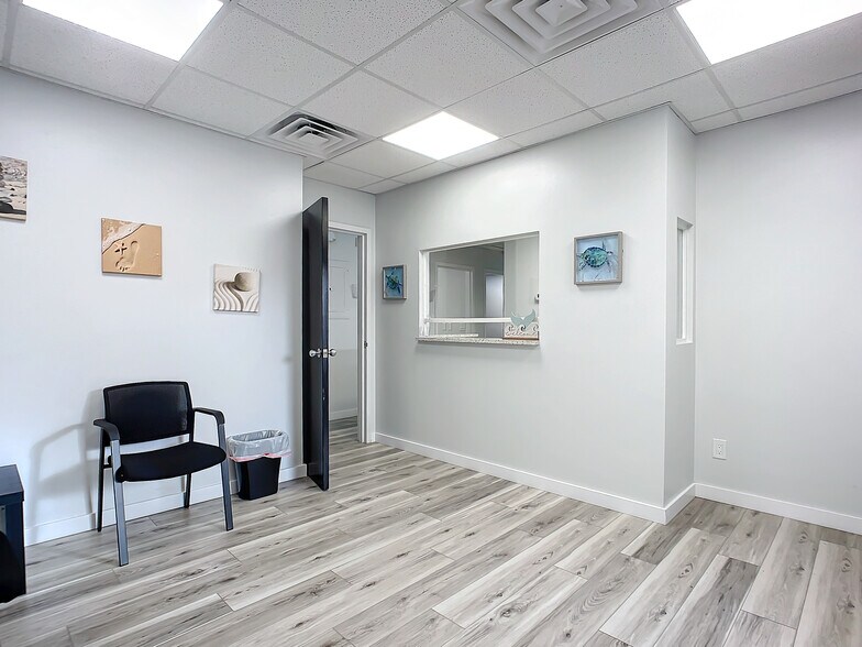 More Photos Of 405 Downing St, New Smyrna Beach Medical For Sale