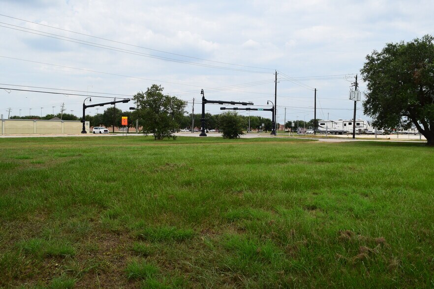 More Photos Of Bailey & McLean Rd., Pearland Land For Sale