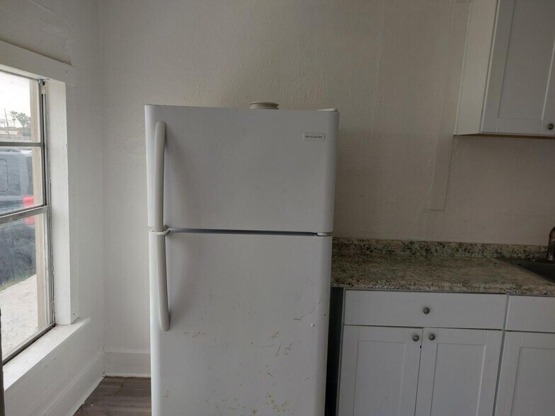 More Photos Of 1214 Barton St, Corpus Christi Apartments For Sale