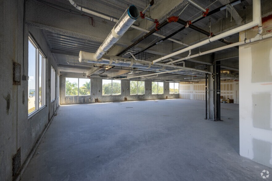 More Photos Of 3683 S Miami Ave, Miami Medical For Lease