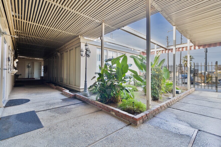 More Photos Of 1524 N West Ave, Fresno Office For Sale