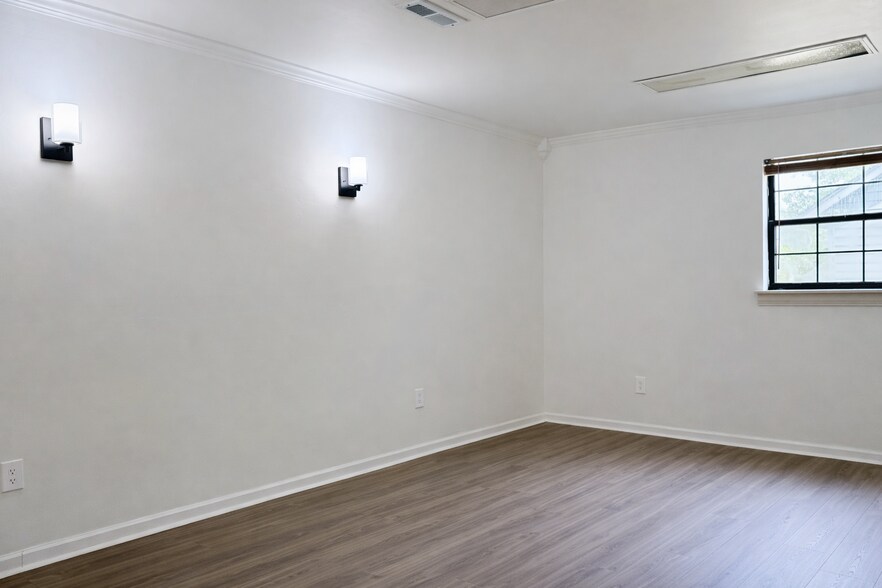 More Photos Of 421 Barony St, Moncks Corner Office For Sale