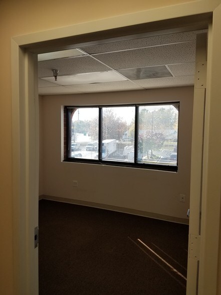 More Photos Of 7611-7615 Rickenbacker Dr, Gaithersburg Flex For Lease