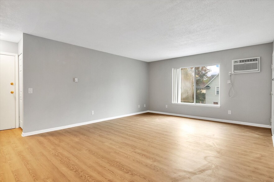 More Photos Of 814-816 W Walnut St, Kalamazoo Apartments For Sale