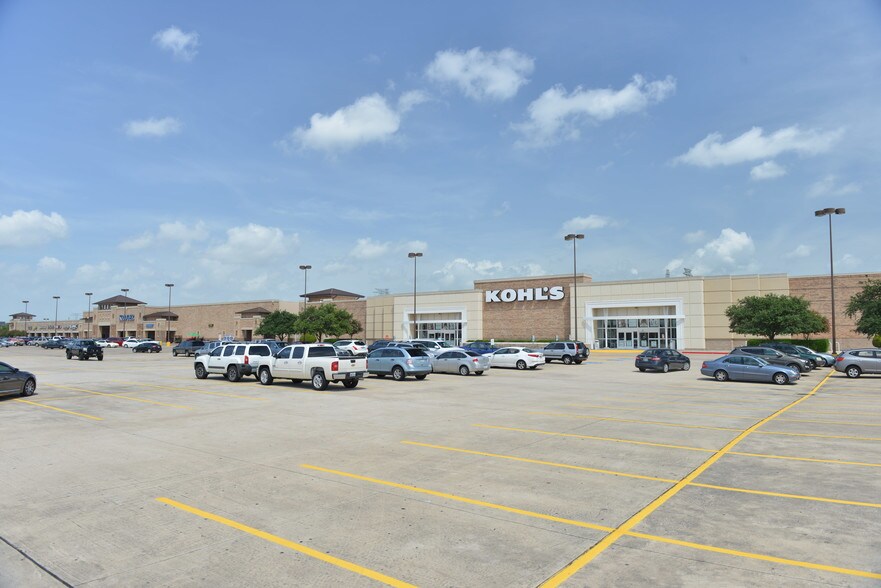 More Photos Of 12330 FM 1960 Rd W, Houston Unknown For Lease