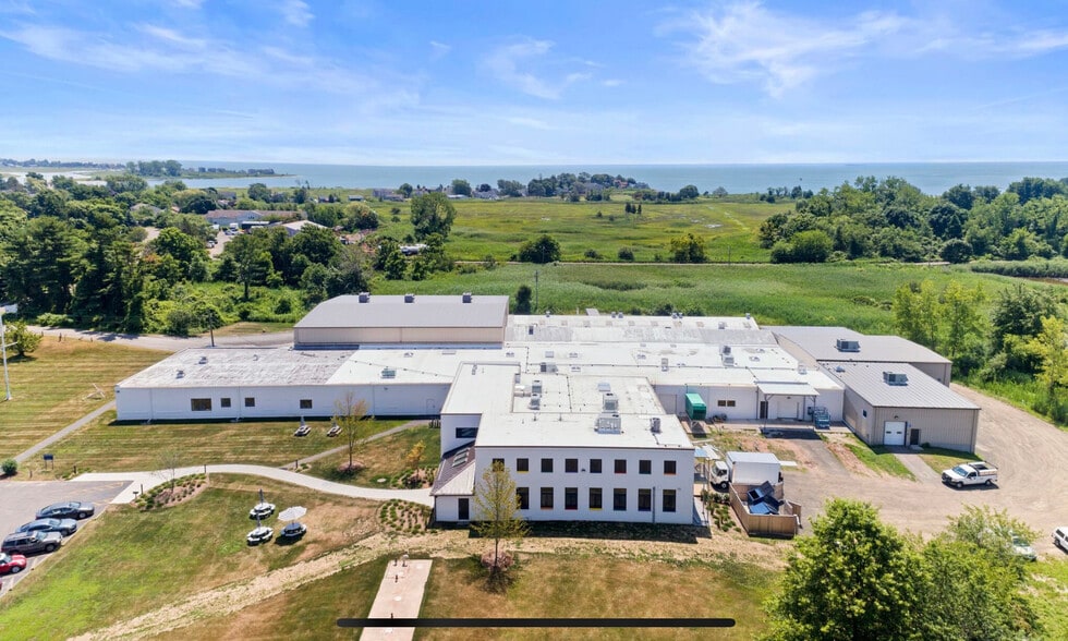 More Photos Of 351 New Whitfield St, Guilford Warehouse For Lease