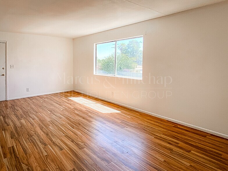 More Photos Of 841 N Bruce St, Las Vegas Apartments For Sale