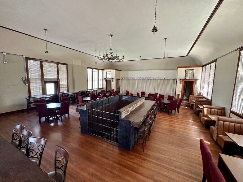 More Photos Of 1312 Broadway, Marysville Freestanding For Sale