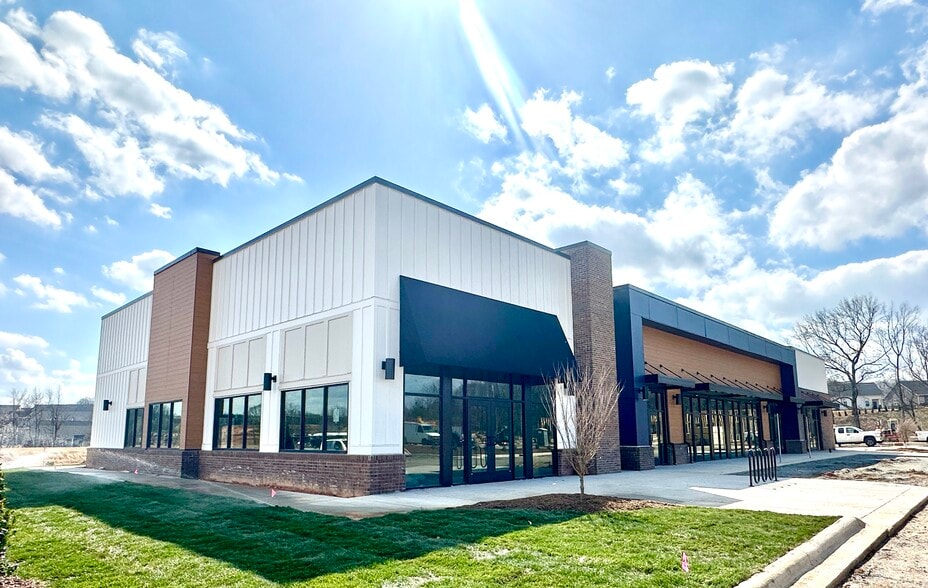 More Photos Of Crosstie Lane and 21 hwy, Troutman General Retail For Lease