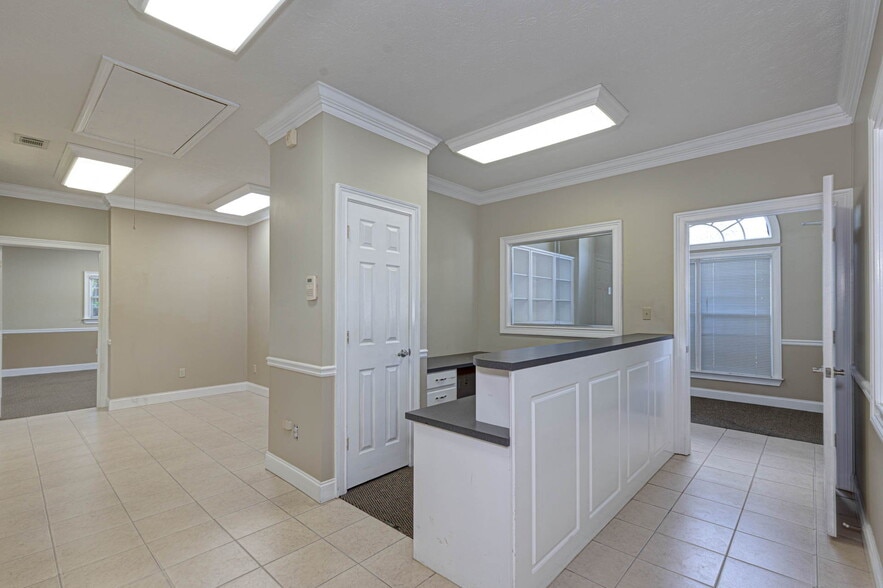 More Photos Of 5050 Warm Springs Rd, Columbus Office For Sale