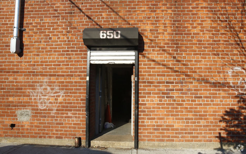 More Photos Of 885 Shepherd Ave, Brooklyn Warehouse For Lease